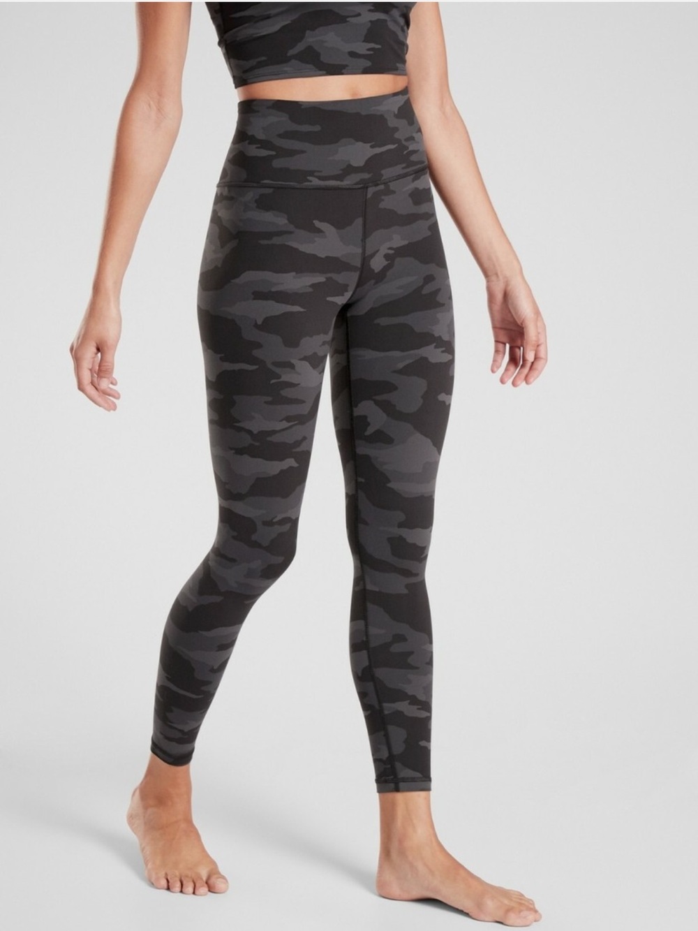 Athleta Elation 7/8 Camo tights size S